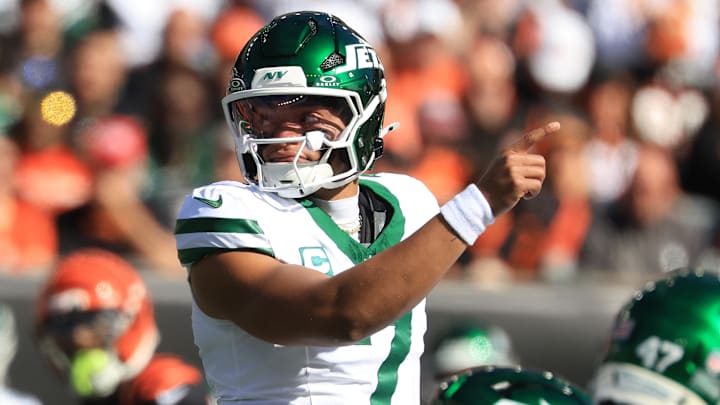 New York Jets quarterback Justin Fields