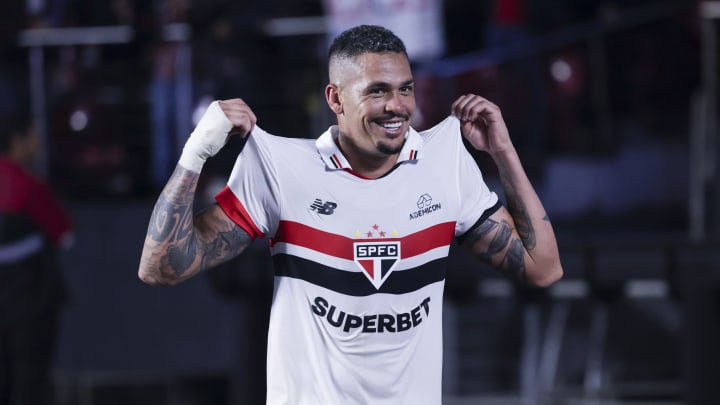 Luciano é titular do time paulista