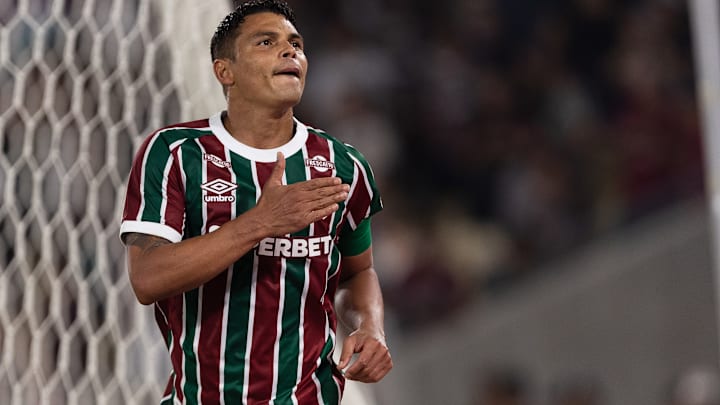 Thiago Silva deve ser preservado no confronto diante do Corinthians
