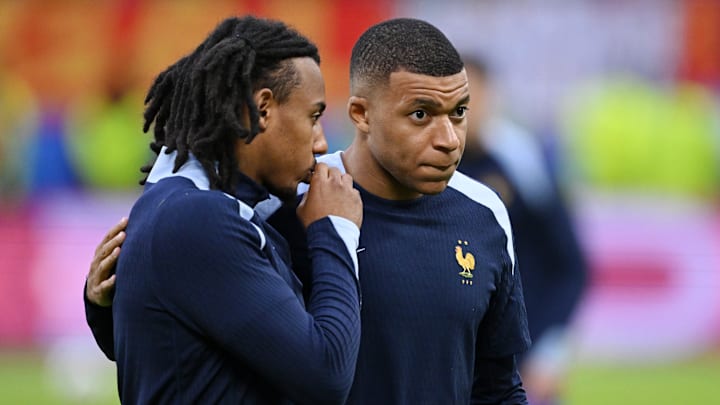 Jules Koundé et Kylian Mbappé s'affronteront dans le Clasico.