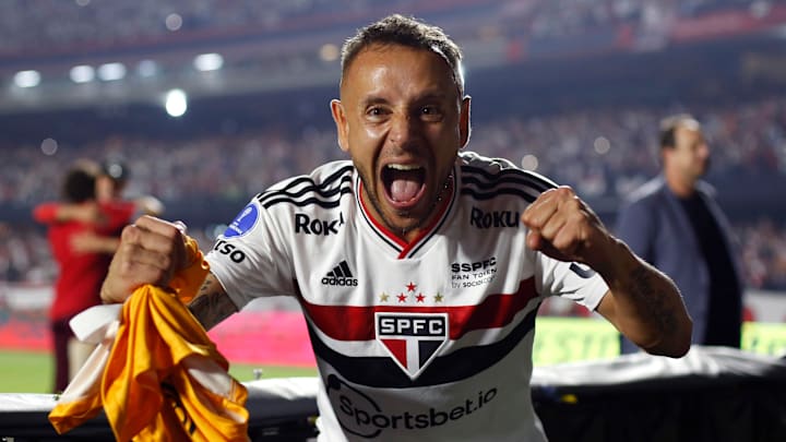 Rafinha é uma das grandes lideranças do time do São Paulo. 