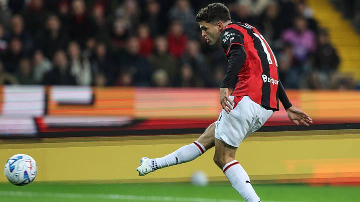Christian Pulisic scores a goal for AC Milan against Udinese.