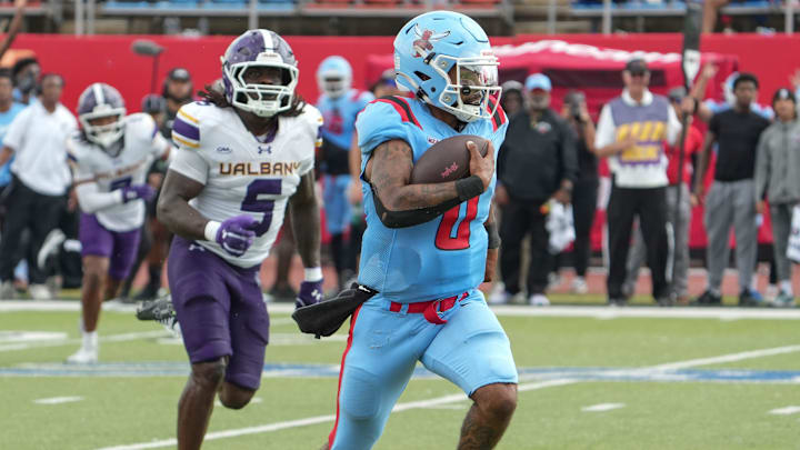Delaware State quarterback Kaiden Bennett (0)