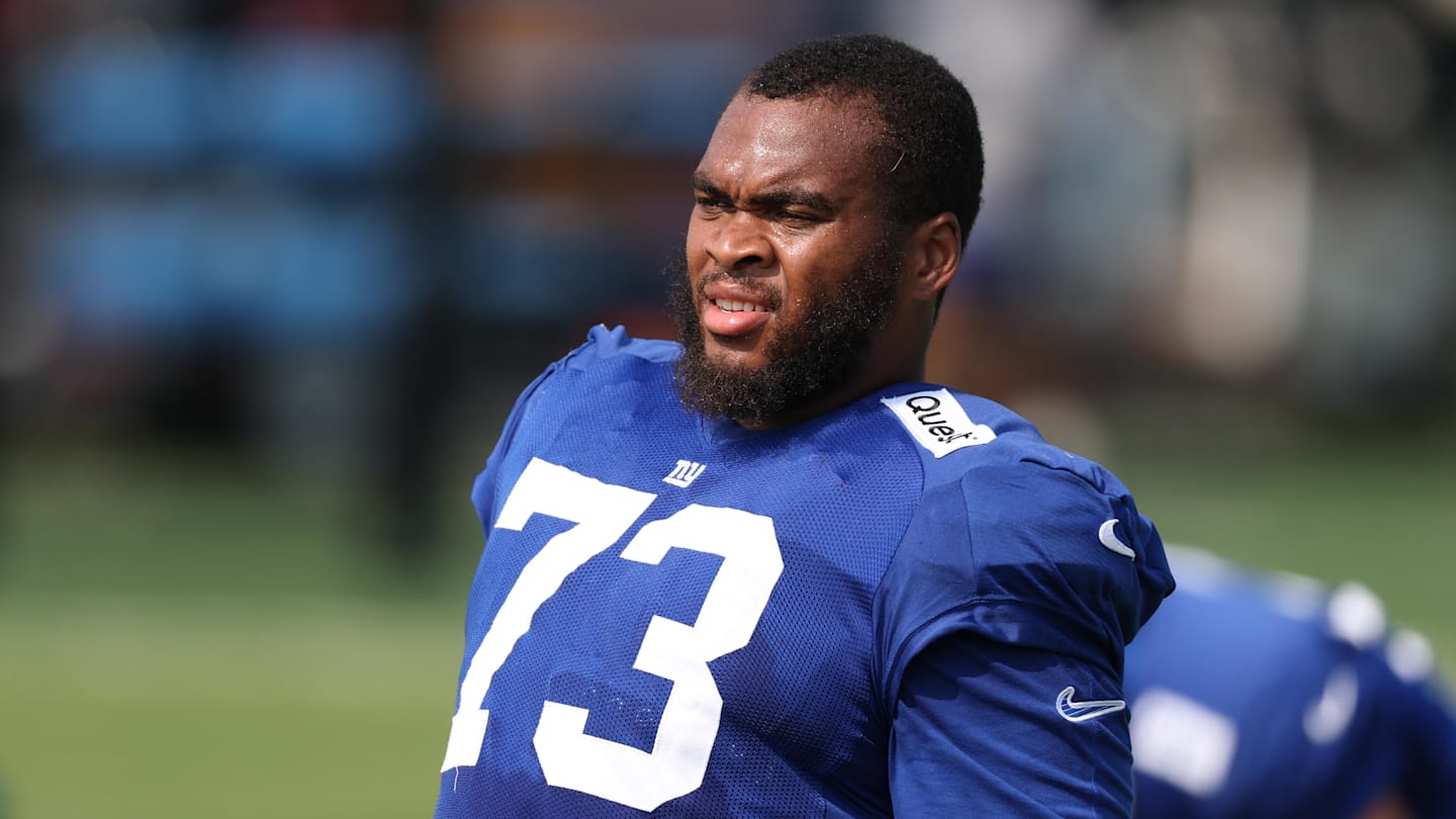 Surprise! Giants Bring Back Evan Neal to Compete at Guard