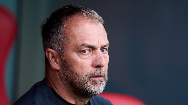 Hansi Flick, l'homme fort du FC Barcelone. Hansi Flick, l'homme fort du FC Barcelone.