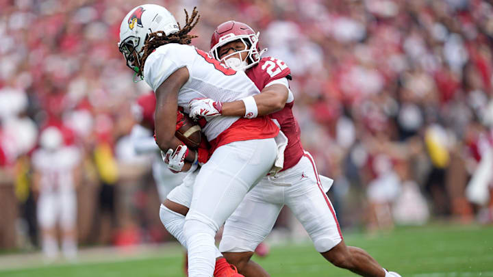 Oklahoma safety Peyton Bowen makes a tackle in the Sooners' opener against Illinois State.