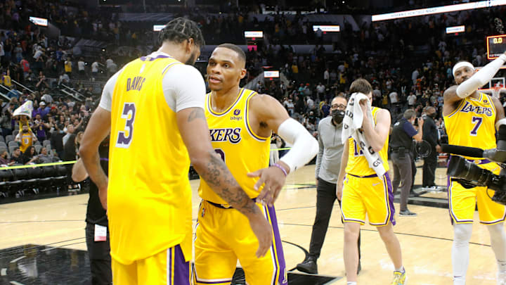 Lakers hablaron con Westbrook de sus pérdidas de balón