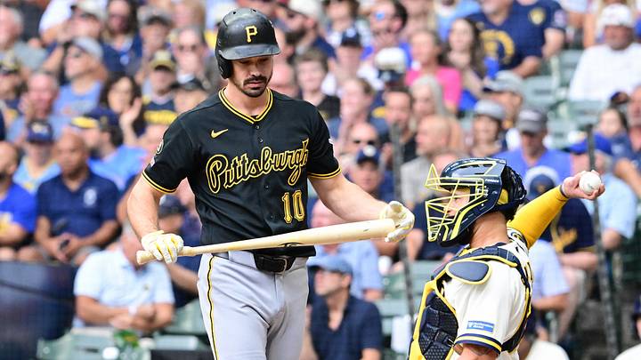 Aug 6, 2026; Milwaukee, Wisconsin, USA; Pittsburgh Pirates left fielder Bryan Reynolds (10) reacts after striking out in the first inning against the Milwaukee Brewers at American Family Field. Mandatory Credit: Benny Sieu-Imagn Images Aug 6, 2026; Milwaukee, Wisconsin, USA; Pittsburgh Pirates left fielder Bryan Reynolds (10) reacts after striking out in the first inning against the Milwaukee Brewers at American Family Field. Mandatory Credit: Benny Sieu-Imagn Images