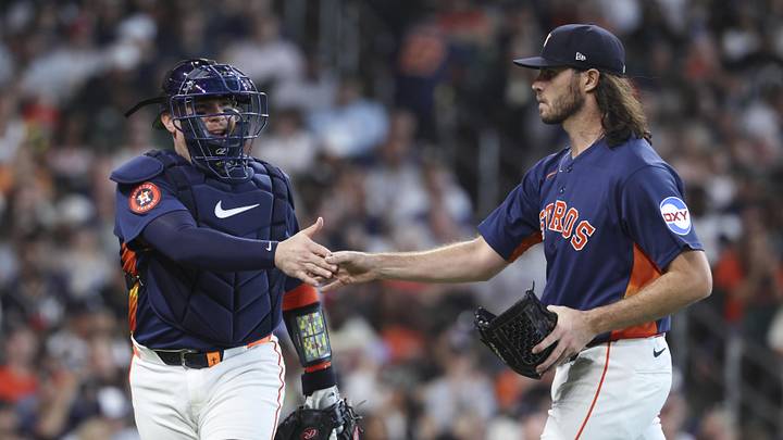 Apr 26, 2026; Houston, Texas, USA; Houston Astros starting pitcher Spencer Arrighetti (41) is congratulated by catcher Christian Vazquez (2) after pitching during the seventh inning against the New York Yankees at Daikin Park. Mandatory Credit: Troy Taormina-Imagn Images