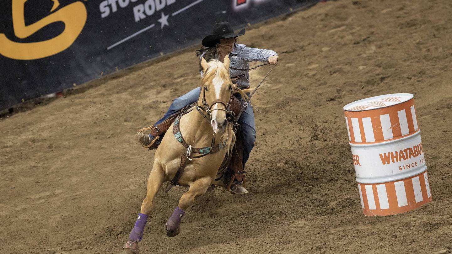 Hailey Kinsel Becomes Two-Time Reno Rodeo Champion On Sister