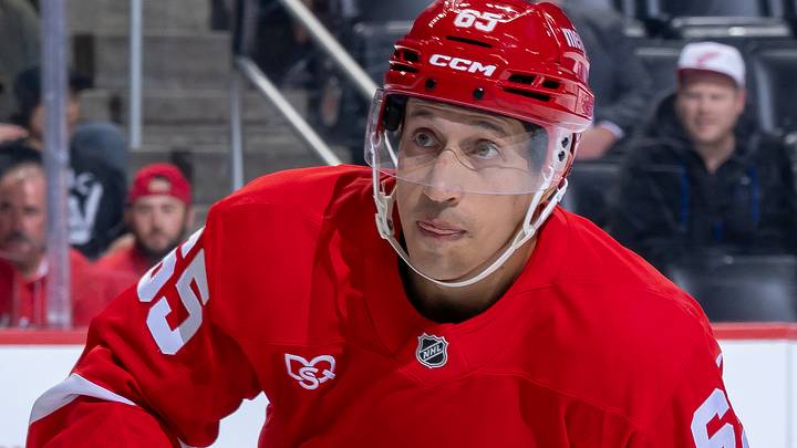 Buffalo Sabres v Detroit Red Wings Buffalo Sabres v Detroit Red Wings
