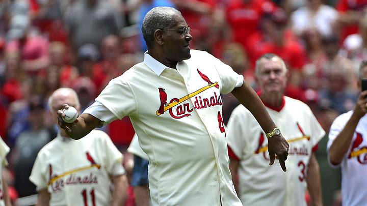 May 19, 2018; St. Louis, MO, USA; St. Louis Cardinals hall of famer Bob Gibson throws out a first pitch prior to a game against the Philadelphia Phillies at Busch Stadium. Mandatory Credit: Jeff Curry-Imagn Images