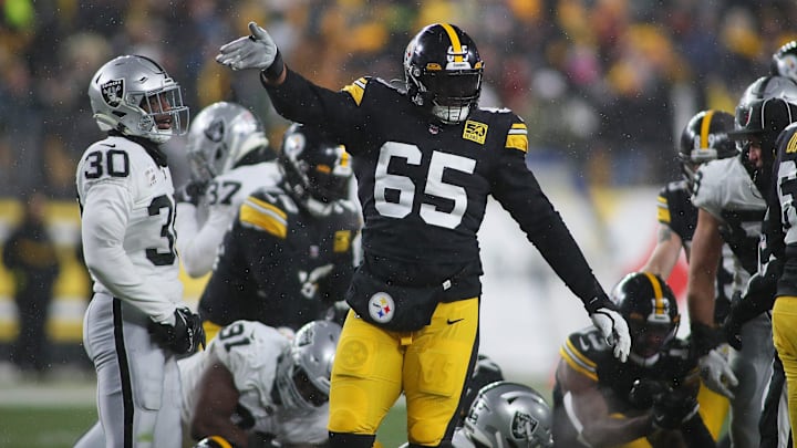 The Tennessee Titans are signing one of the top left tackles in the AFC in free agency with the addition of Dan Moore.