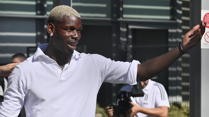 Após seis anos, Pogba retorna à Juventus. Meio-campista deixou o Manchester United de graça e vai vestir a camisa 10 na Itália.