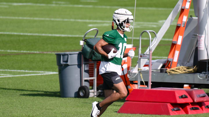 Jul 24, 2025; Florham Park, NY, USA; New York Jets wide receiver Allen Lazard (10) participates in a drill during training camp at Atlantic Health Jets Training Center. Mandatory Credit: John Jones-Imagn Images Jul 24, 2025; Florham Park, NY, USA; New York Jets wide receiver Allen Lazard (10) participates in a drill during training camp at Atlantic Health Jets Training Center. Mandatory Credit: John Jones-Imagn Images