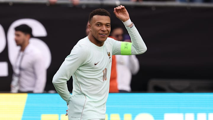 Kylian Mbappé a fait l'objet d'éloges de Didier Deschamps