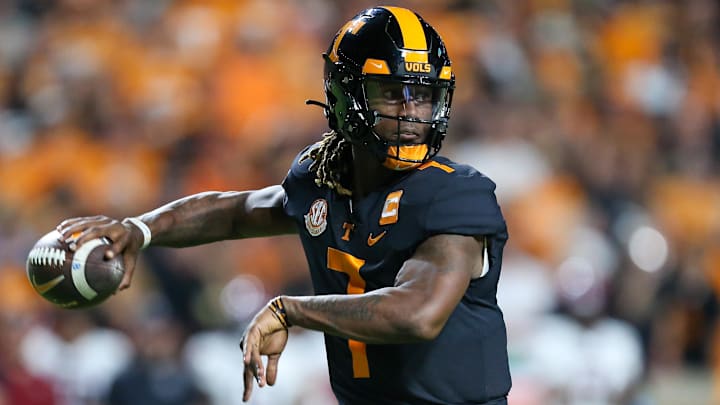 Tennessee Volunteers quarterback Joe Milton III (7)