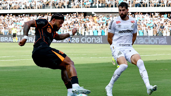 Corinthians e Santos fizeram jogo quente na Vila Belmiro Corinthians e Santos fizeram jogo quente na Vila Belmiro