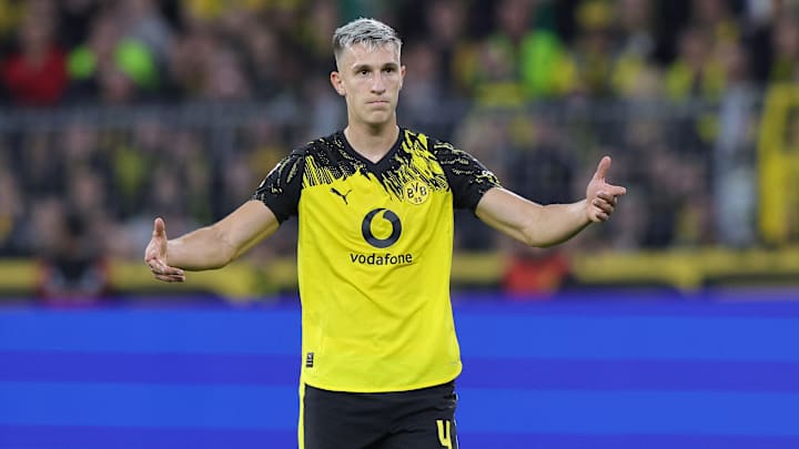 Nico Schlotterbeck ist aus der Abwehr des BVB nicht wegzudenken und unumstrittener Abwehrchef. 