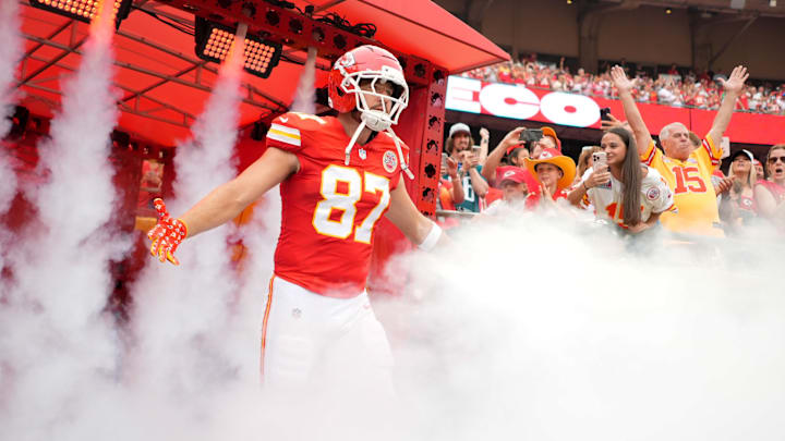 Sep 14, 2025; Kansas City, Missouri, USA; Kansas City Chiefs tight end Travis Kelce (87) runs onto the field prior to the game against the Philadelphia Eagles at GEHA Field at Arrowhead Stadium. Mandatory Credit: Jay Biggerstaff-Imagn Images Sep 14, 2025; Kansas City, Missouri, USA; Kansas City Chiefs tight end Travis Kelce (87) runs onto the field prior to the game against the Philadelphia Eagles at GEHA Field at Arrowhead Stadium. Mandatory Credit: Jay Biggerstaff-Imagn Images