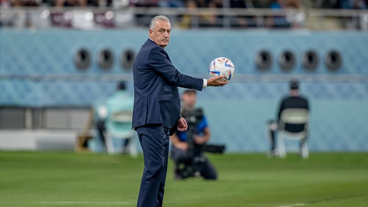 O treinador comandou a seleção do Equador na Copa do Mundo do Catar