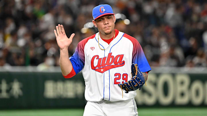Yariel Rodríguez firmó con los Azulejos de Toronto