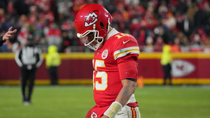 Dec 7, 2025; Kansas City, Missouri, USA; Kansas City Chiefs quarterback Patrick Mahomes (15) lowers his head during the fourth quarter against the Houston Texans at GEHA Field at Arrowhead Stadium. Mandatory Credit: Denny Medley-Imagn Images Dec 7, 2025; Kansas City, Missouri, USA; Kansas City Chiefs quarterback Patrick Mahomes (15) lowers his head during the fourth quarter against the Houston Texans at GEHA Field at Arrowhead Stadium. Mandatory Credit: Denny Medley-Imagn Images