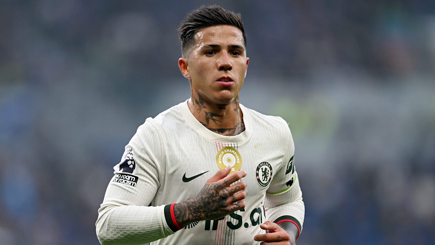 Mercato : Ciblé par le PSG et le Real Madrid, Enzo Fernandez réconcilié avec Chelsea selon son agent Javier Pastore
