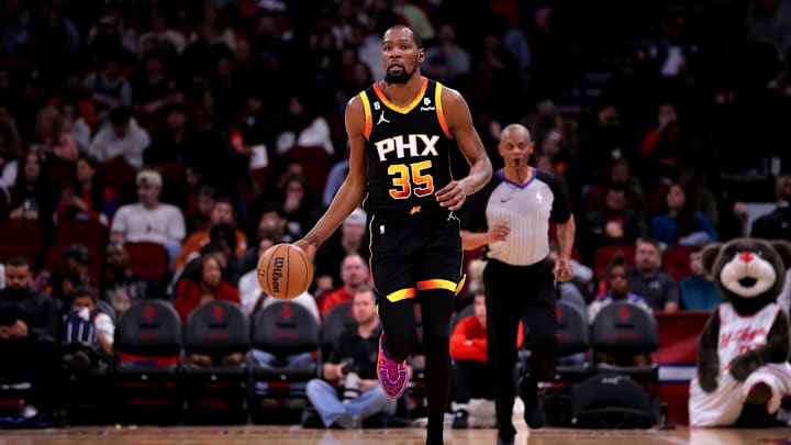 Phoenix Suns forward Kevin Durant (35) handles the ball.