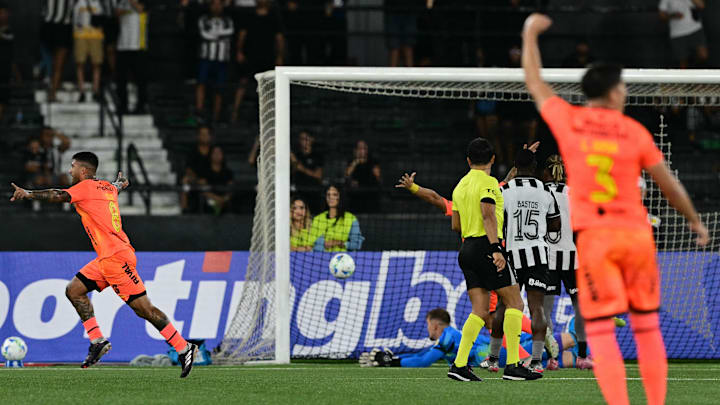 Barcelona-EQU venceu o Botafogo em pleno Nilton Santos