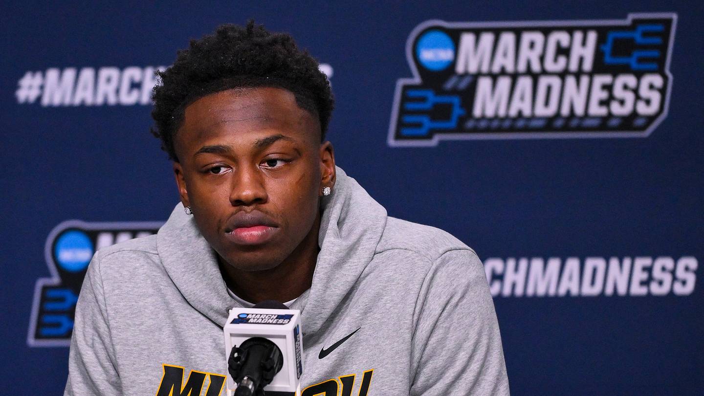 Mark Mitchell's transfer to Kentucky is 'in doubt' due to an intraconference policy