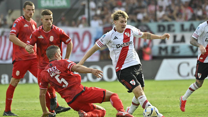 Barracas Central é conhecido pelas relações familiares entre atletas e dirigentes