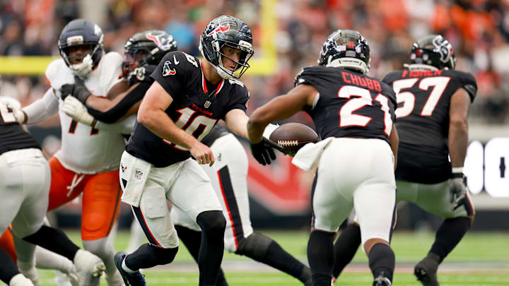 After missing Houston Texans practice on Wednesday, veteran running back Nick Chubb was back in action on Thursday After missing Houston Texans practice on Wednesday, veteran running back Nick Chubb was back in action on Thursday