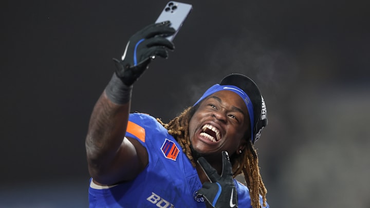 Ashton Jeanty taking selfie
