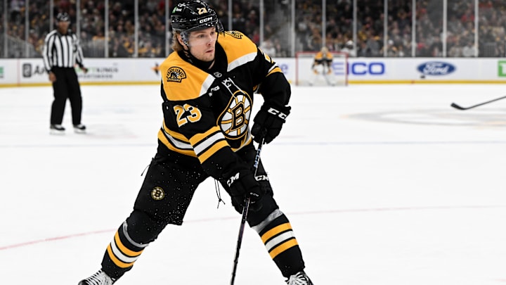 Chicago Blackhawks v Boston Bruins