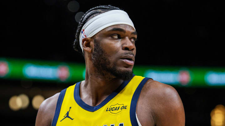Indiana Pacers forward Jarace Walker (5) during the game against the Atlanta Hawks during the fourth quarter at State Farm Arena.