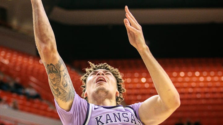 Jan 7, 2025; Stillwater, Oklahoma, USA; Kansas State Wildcats guard Coleman Hawkins (33) shoots the ball during the second half against the Oklahoma State Cowboys at Gallagher-Iba Arena. Mandatory Credit: William Purnell-Imagn Images Jan 7, 2025; Stillwater, Oklahoma, USA; Kansas State Wildcats guard Coleman Hawkins (33) shoots the ball during the second half against the Oklahoma State Cowboys at Gallagher-Iba Arena. Mandatory Credit: William Purnell-Imagn Images
