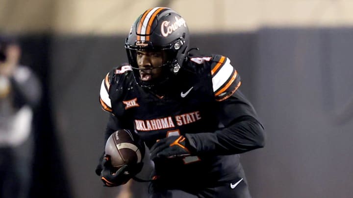 Oklahoma State's Nick Martin (4) Oklahoma State's Nick Martin (4)