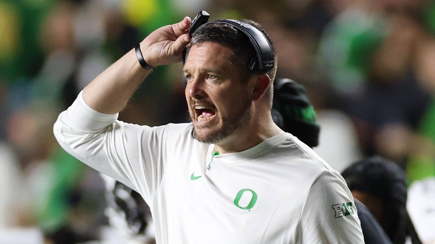 Oregon's Evan Stewart's Snub From Preseason List Raises Ques