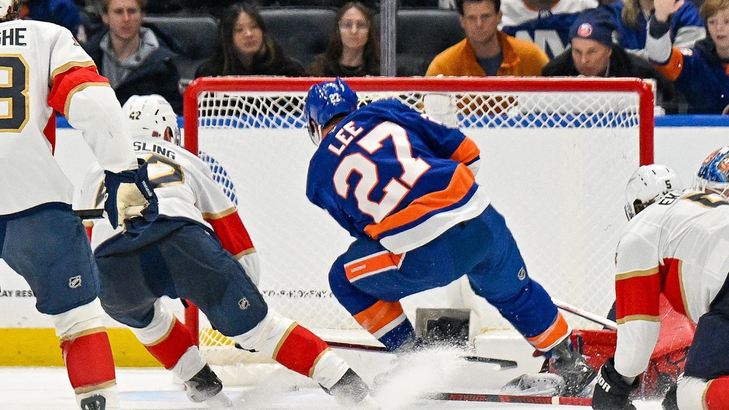 Anders Lee's late goal lifts NY Islanders to fifth straight win in dramatic fashion