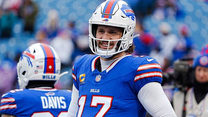 Buffalo Bills quarterback Josh Allen (17) Buffalo Bills quarterback Josh Allen (17)