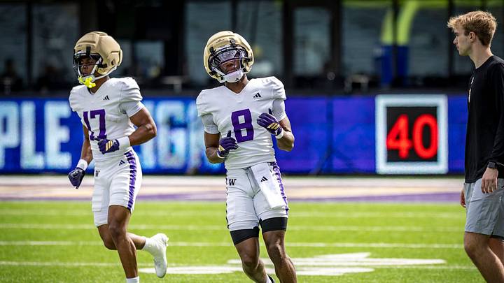Manny Karnley pulls up during spring practice. Manny Karnley pulls up during spring practice.