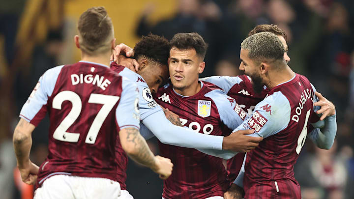 Philippe Coutinho rescata a Gerrard tras ingresar desde el banquillo