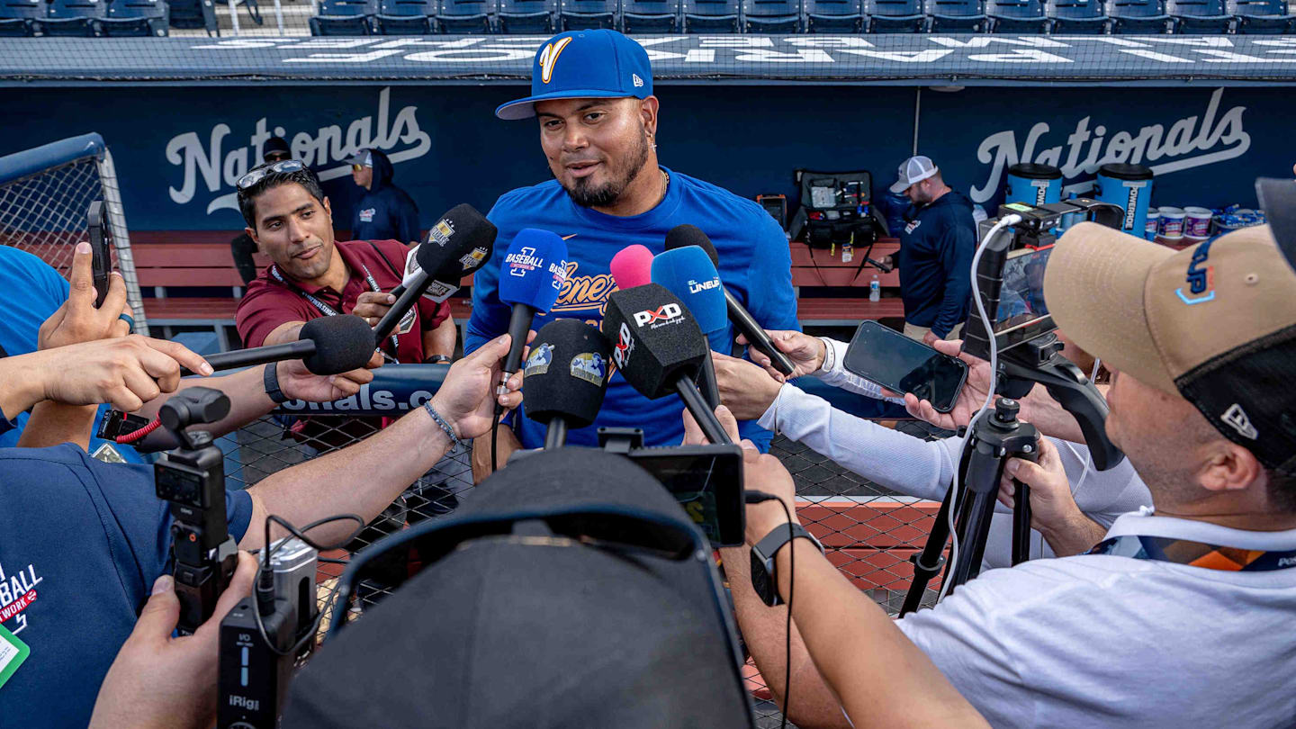 Giants Star Luis Arraez Delivers Comedic Batting Moment During WBC Opener