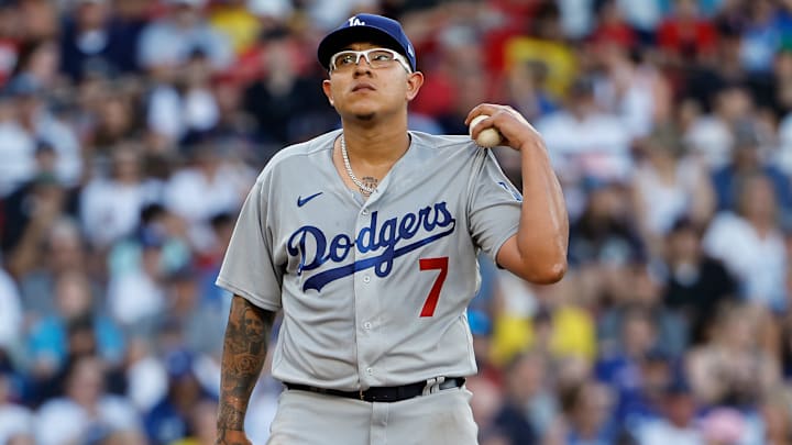 Los Dodgers se desvincularon de Julio Urías muy pronto