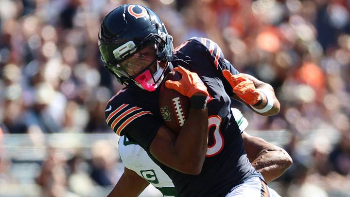 Oct 4, 2026; Chicago, Illinois, USA; Chicago Bears wide receiver Rome Odunze (15) makes a catch against the New York Jets during the second quarter at Soldier Field. Mandatory Credit: Mike Dinovo-Imagn Images Oct 4, 2026; Chicago, Illinois, USA; Chicago Bears wide receiver Rome Odunze (15) makes a catch against the New York Jets during the second quarter at Soldier Field. Mandatory Credit: Mike Dinovo-Imagn Images