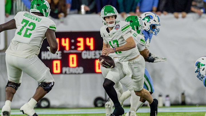 North Texas Mean Green quarterback Drew Mestemaker (17) scrambles out of the pocket against the Tulane Green Wave