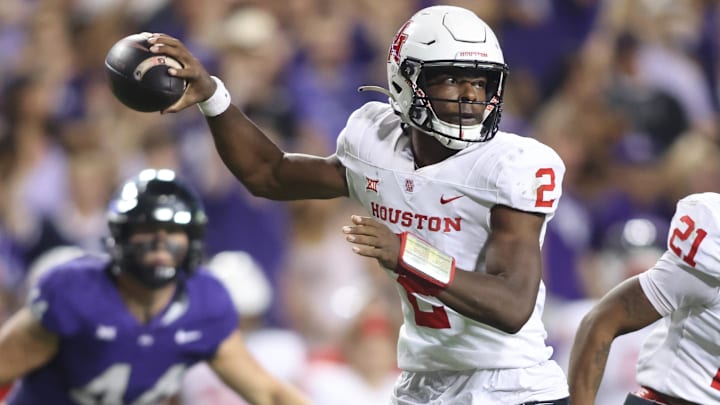 Houston Cougars quarterback Zeon Chriss (2) was a perfect 11-of-11 passing in his last game.