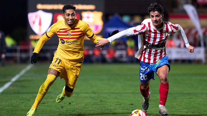 UD Barbastro v FC Barcelona - Copa Del Rey