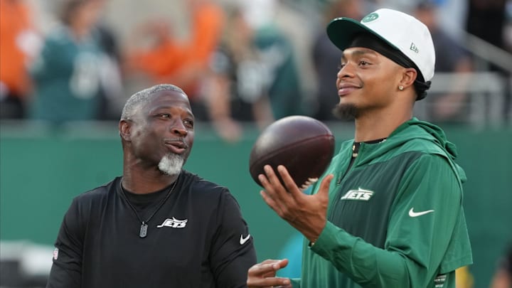 NY Jets head coach Aaron Glenn and quarterback Justin Fields